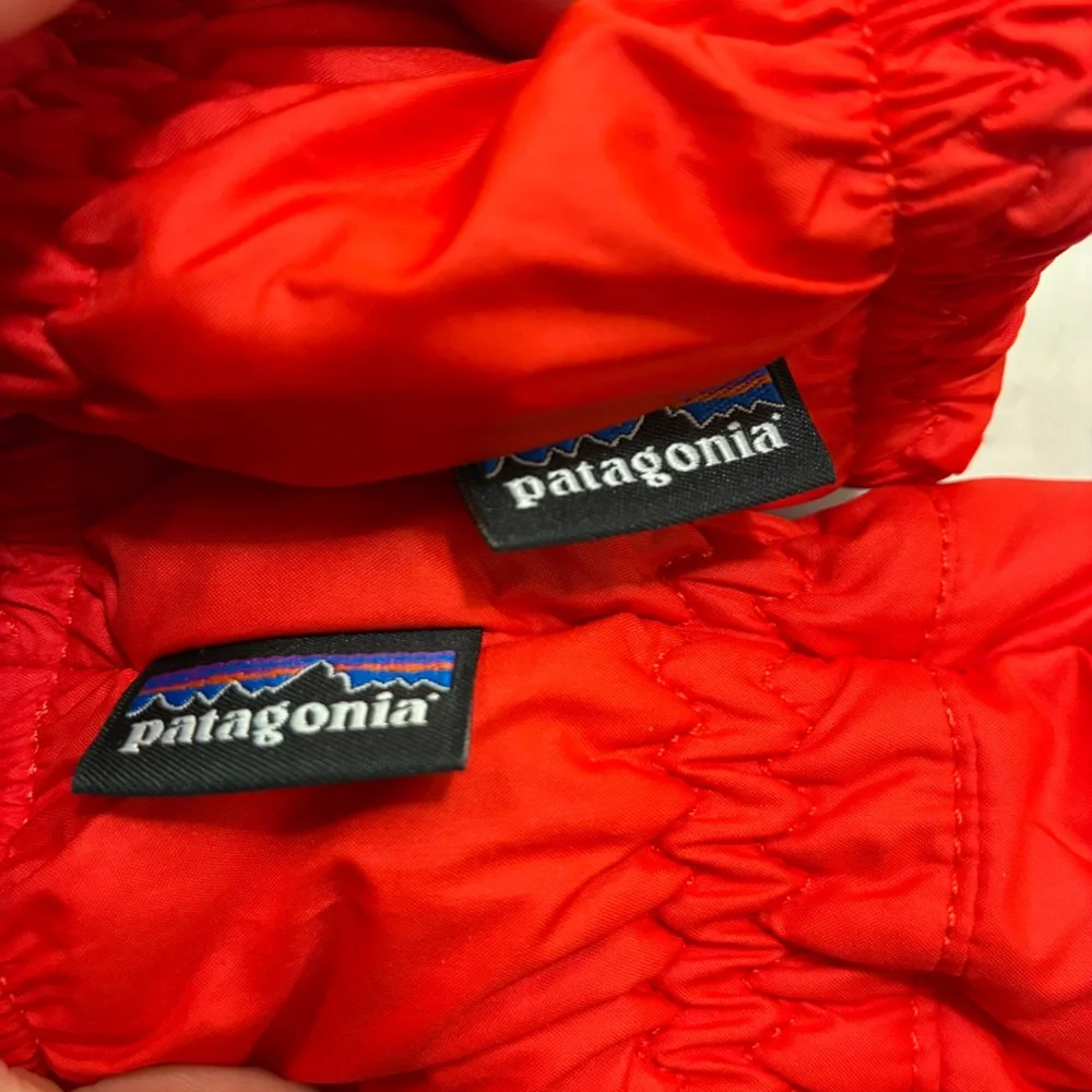 Patagonia Baby Puff Mittens in Catalan Coral